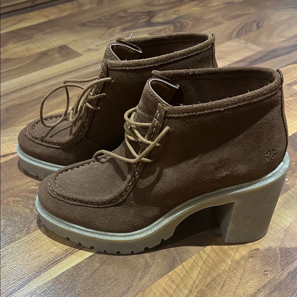 Lucky Brand Chukka Boots in Brown Suede